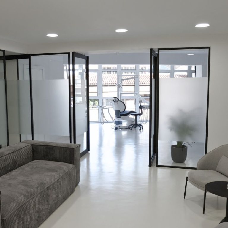 Interior de Smile Studio — Clínica de estética dental en Barcelona